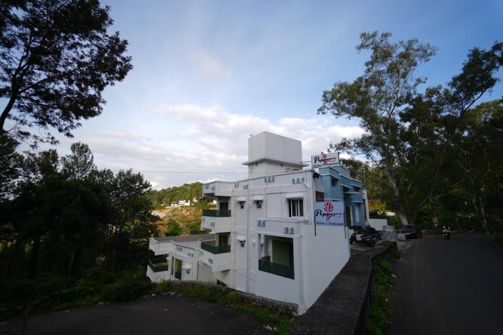 Hotel Peppers Yercaud Exterior photo